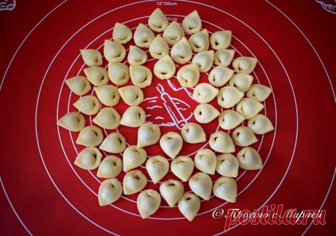 Как красиво и быстро налепить маленькие пельмешки необычной формы | Рекомендательная система Пульс Mail.ru