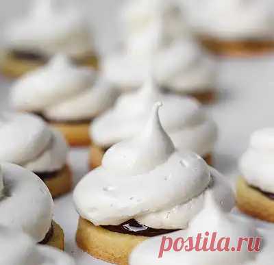 Готовим печенье с безе и шоколадом