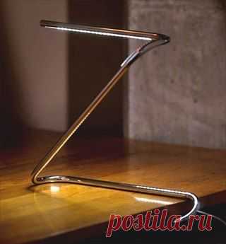 Настольная лампа - скрепка.