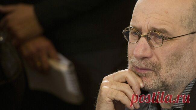 Защита обжаловала заочный приговор Акунину*