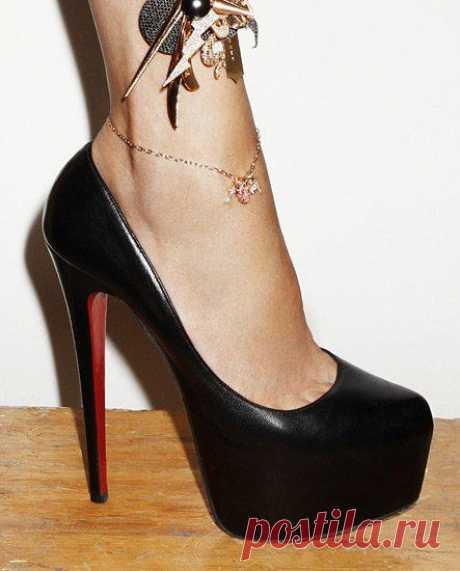 Украсьте ножку аксессуарами