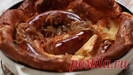 Spiral Toad in the Hole ~ Recipe Recipe with video instructions: This recipe will send you into a spin. Ingredients: Serves 4, 120g plain flour, 3 large eggs, 275ml milk, 1 large coiled Cumberland sausage, 2 tbsp sunflower oil, 2 onions, finely sliced, 1 tbsp brown sugar, 1 tbsp balsamic vinegar, 400ml ready made gravy