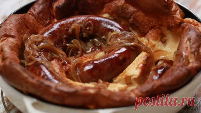 Spiral Toad in the Hole ~ Recipe Recipe with video instructions: This recipe will send you into a spin. Ingredients: Serves 4, 120g plain flour, 3 large eggs, 275ml milk, 1 large coiled Cumberland sausage, 2 tbsp sunflower oil, 2 onions, finely sliced, 1 tbsp brown sugar, 1 tbsp balsamic vinegar, 400ml ready made gravy