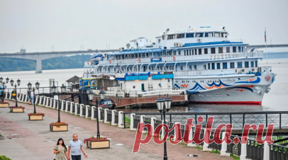 Сарапул принял 157 круизных теплоходов с мая по октябрь. Сарапул принял 157 круизных теплоходов с 2 мая по 7 октября. На судах прибыли почти 30 тыс. туристов. Читать далее