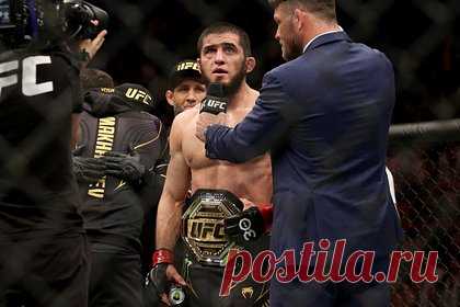 Конор Макгрегор назвал Ислама Махачева тупицей за его слова о UFC. За что ирландец оскорбил российского чемпиона?. Чемпион UFC Джон Джонс ответил россиянину Исламу Махачеву, раскритиковавшему рейтинги промоушена. «Тяжела голова, носящая корону. Я хотел бы призвать молодых бойцов бить некоторые из моих рекордов вместо того, чтобы говорить. Вот это будет круто», — заявил Джонс. Он отметил, что критика его достижений естественна.