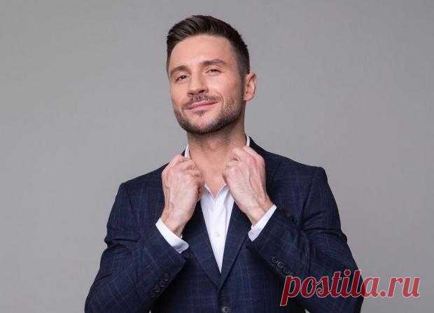 Сергей Лазарев и его дети готовы к Новому году: певец умилил фанатов новым семейным фото