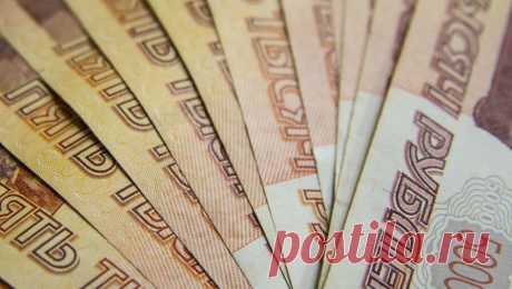 В Дагестане чиновница устроила на работу семью и &quot;заработала&quot; более 1,9 млн рублей. Чиновницу из Дагестана подозревают в мошенничестве. Об этом сообщает управление МВД по региону. По версии правоохранителей, специалист администрации одного из микрорайонов злоупотребила доверием и устроила на работу в местную школу себя, ...