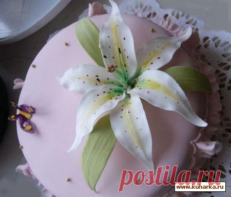 Лилия из мастики