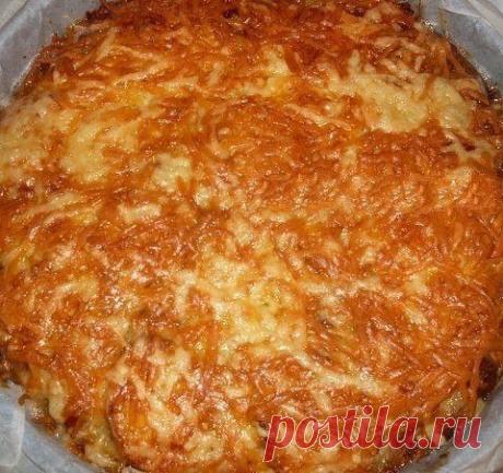 Кабачковый пирог - запеканка

Ингредиенты и приготовление:

Два маленьких кабачка (можно взять один средний) трем на средней терке...Вбиваем три яйца, солим - перчим по вкусу, выдавливаем пару зубчиков чеснока, всыпаем 10 г разрыхлителя и досыпаем муки столько, чтоб по консистенции тесто было как на оладьи...Точное количество муки не скажу, потому как оно зависит от размеров Ваших кабачков...
Выливаем тесто в форму, смазанную маслом...
Кабачковый пирог - запеканка
Сверху к...