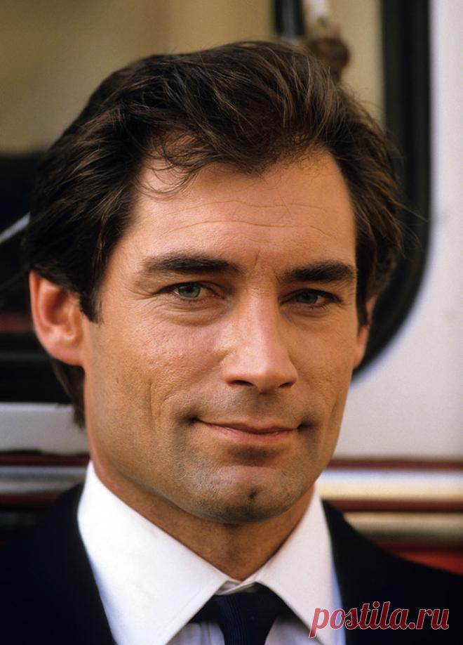 Тимоти Далтон, 21 марта, 1946