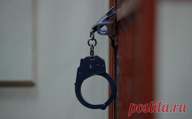 «Ъ» узнал о задержании сотрудника структуры ФСО по делу о хищениях. Речь может идти о многомиллионных хищениях с помощью привлечения к исполнению проектов фирм-однодневок и «мертвых душ», утверждают источники газеты «Коммерсантъ»