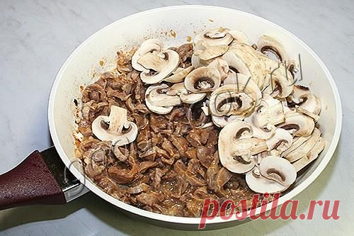 Хорошая кухня - куриные желудки тушеные со сметаной и грибами. Кулинарная книга рецептов. Салаты, выпечка.