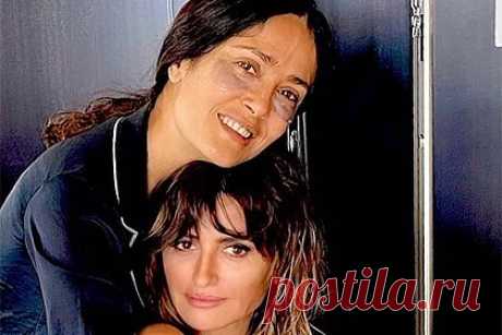 56-летняя Сальма Хайек показала лицо без макияжа. Американская актриса мексиканского происхождения Сальма Хайек показала внешность без макияжа и порадовала фанатов. 56-летняя знаменитость поделилась серией фото с подготовки к благотворительному балу Met Gala. На размещенных кадрах звезда позирует вместе со своей коллегой, испанской актрисой и моделью Пенелопой Крус.