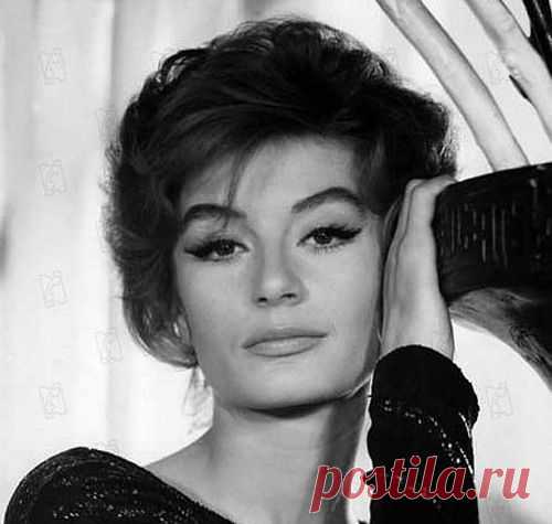 Анук Эне