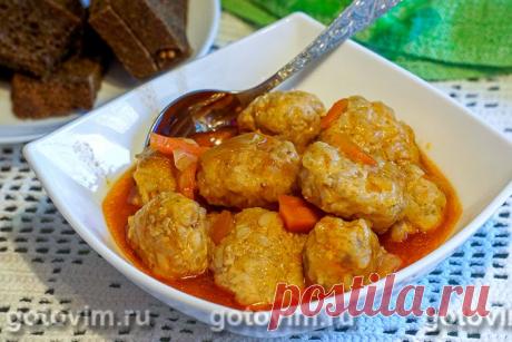 Куриные тефтели в соусе из овощей. Рецепт с фото Тефтели из куриного фарша - вкусное, сытное, но при этом довольно диетичное блюдо. В отличие от тефтелей из других сортов мяса, тефтели из мяса курицы получаются менее жирными. По вкусу они выходят более нежными, а по структуре - более мягкими. Рецепт сочных, пропитанных овощным соком куриных тефтелей станет отличным решением для семейного обеда или ужина. 

