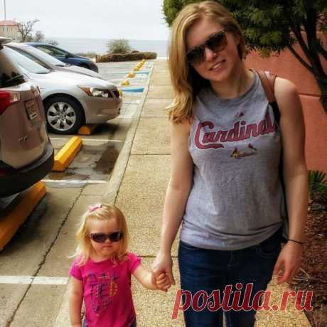 Увидев, что цвет ее молока изменился, мама забила тревогу… Ответ врачей ее обескуражил!