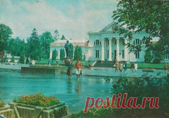 Курорт Трускавец в 1980-х Курорт Трускавец в 1980-хГород-курорт Трускавец расположился в предгорьях Карпат и был знаменит на всю страну своими минеральными источниками. Давайте же посмотрим, как выглядела эта всесоюзная здравн...