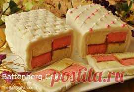 Battenberg cake - Google Търсене --Происхождение этого торта история умалчивает. Основой «Баттенберга» являются два бисквитных коржа, традиционно желтого и розового цветов, которые разрезаются на прямоугольные параллелепипеды и укладываются в шахматном порядке. Для скрепления коржей обычно используют абрикосовый джем. Сверху торт покрывается марципаном.
