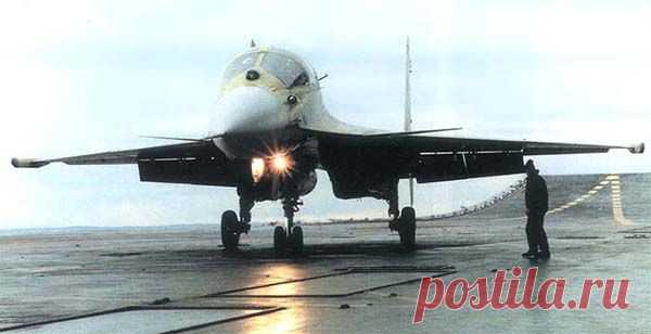 Су-33УБ (широко использовался также индекс Су-27КУБ) — палубный двухместный учебно-боевой истребитель, модификация Су-33(27К).

Самолет выделяет среди других уникальная для истребителя схема расположения экипажа — плечом к плечу, а не один за другим. Это роднит палубный истребитель с сухопутным бомбардировщиком Су-34. Компоновка кабины и закабинного отсека очень схожа с ним, отличается только классическим, круглым в сечении обтекателем БРЛС.