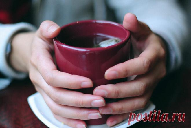 Продукты, которые помогают успокоить дрожь
Руки, но также и другие части тела, могут быть подвержены легким треморам в течение дня из-за мышечных спазмов, которые являются полностью нормальными. Как правило, такие сокращения не являются проблемой, если они не начинают мешать нормальной повседневной деятельности, такой как письмо или прием пищи. Если в руках, ногах или где-либо еще возникают частые треморы, рекомендуется проконсультироваться […]
Читай дальше на сайте. Жми подробнее ➡