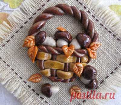 Корзинка с грибочками из соленого теста