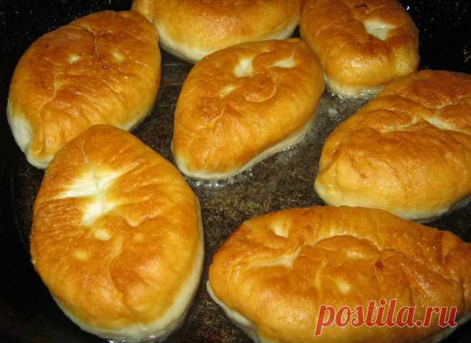 Пирожки с яйцом и зеленым луком в духовке и жаренные на сковороде