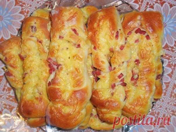 шеф-повар Одноклассники: Булочки с полукопчёной колбаской и сыром.