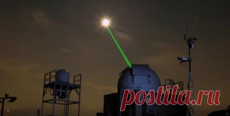 Светить лазером на Луну. Спутник Земли могут использовать, как детектор гравитационных волн