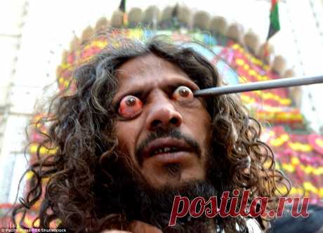 Раны на головах, выпученные глаза и самобичевание: в честь праздника мусульмане истязают себя | Чёрт побери