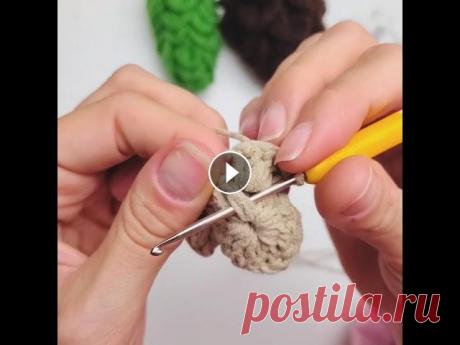 Шишка крючком Вязаная шишка крючком . Как связать шишку крючком ,прекрасная идея для украшения ,подарка. #шишкакрючком #вязанаяшишка #связатьшишку...