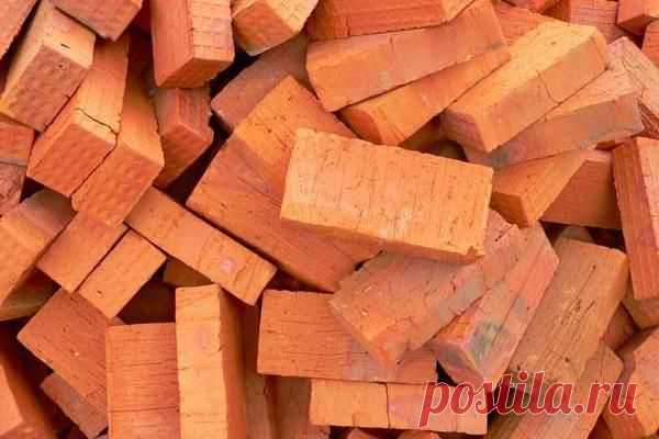 Рабочим завода в Тульской области выдали зарплату кирпичами