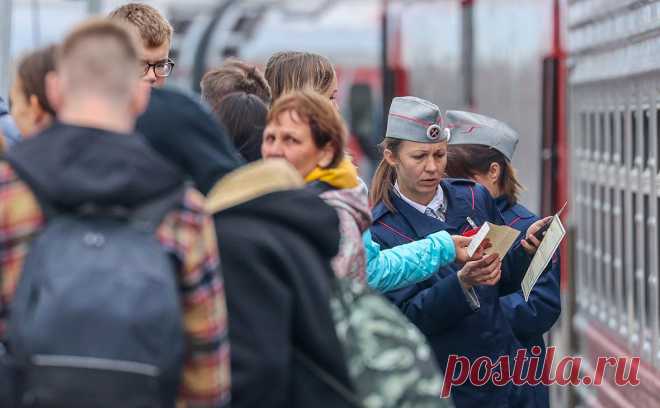 Движение поездов на перегоне на магистрали Москва — Ростов приостановили. На одном из перегонов между Россошью и Лисками в Воронежской области было обнаружено повреждение путей, из-за чего движение поездов приостановлено