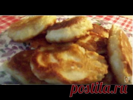 Оладьи на дрожжах с яблоками