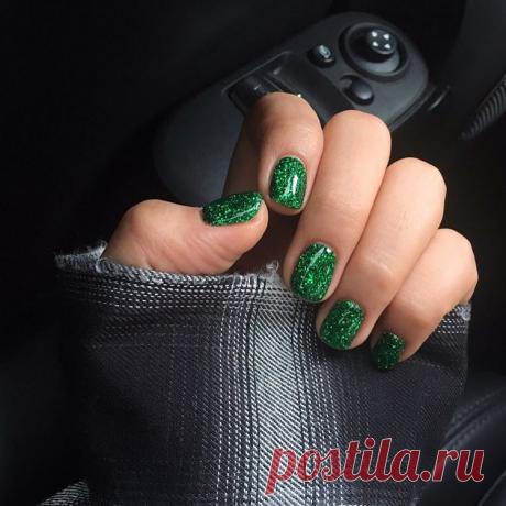 류언니3⃣1⃣ в Instagram: «. 💚그린 흰색 옷과 너무나도 잘어울리는 칼라😁✨ . . #️⃣ #GREEN #GREENNAILS #시스루네일 #인스타네일 #광주네일 #류자매네일 #네일스타그램 #손스타그램 #네일 #네일아트 #젤네일 #beauty #NOTD #nailswag #naildesign #nails2inspire #nailstagram #instanails #nail #nails #nailart #gel #gelart #gelnail #koreanail»