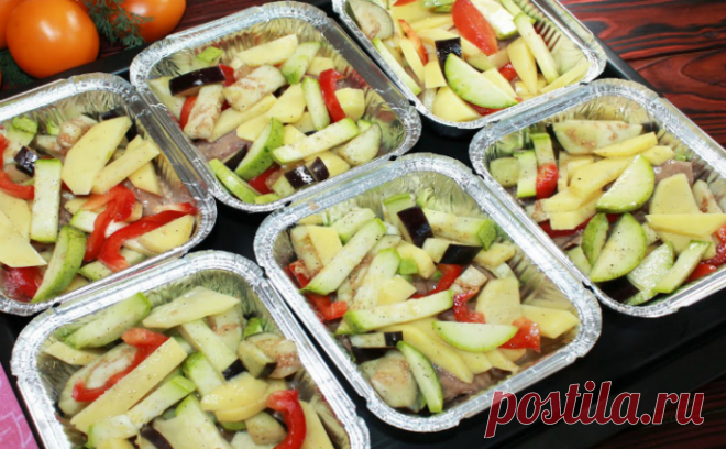 Раскладываем обед по контейнерам, а потом готовим сразу на несколько дней. Останется только разогреть