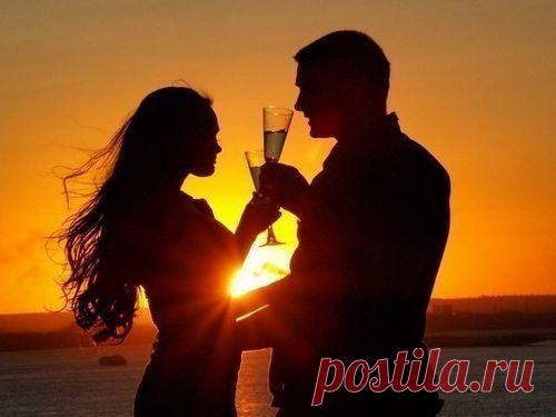 Плейкаст «БОКАЛ ИГРИСТОГО ВИНА С ТОБОЮ ВЫПЬЕМ МЫ ДО ДНА...»