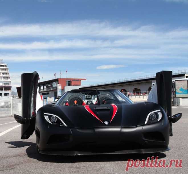 Beautiful Black Koenigsegg Agera R - cars