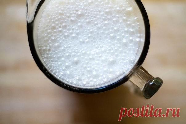 КАК БЫСТРО И ВКУСНО ВЫЛЕЧИТЬ КАШЕЛЬ 

В народе с давних пор используются рецепты для быстрого лечения кашля с помощью самых распространенных продуктов. Как быстро и вкусно вылечить кашель взрослым и деткам узнайте из этого поста. 

1. Горячее молоко. 
2 варианта: пополам со щелочной минеральной водой (типа «Боржоми») или с медом 1 ч. ложка на стакан. 

2. Инжир. 
Инжир хорошо вымыть, положить в теплое молоко из расчета 1 средний плод на 1,5 стакана. Кипятить на слабом огне...