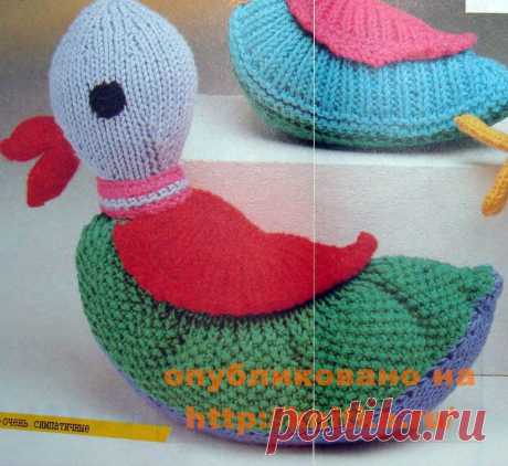Вязаная игрушка – утка Вязаные игрушки. Вязание спицами knitka.ru