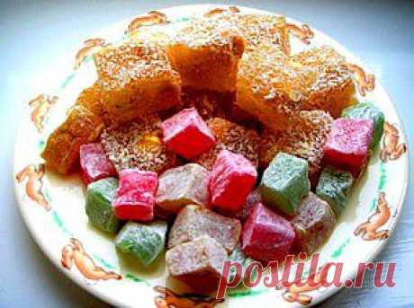 Рахат-лукум готовим сами
Я очень люблю рахат-лукум, но теперь никогда не покупаю его в магазине.  Почему? Потому. что я готовлю его сама. Получается великолепно.  Советую попробовать.   Рецепт тут