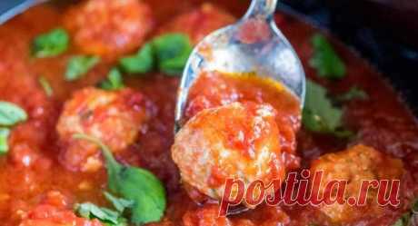 Повариха рассказала, как готовить вкусную и густую подливу для котлет. На это требуется всего 5 минут