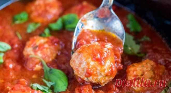 Повариха рассказала, как готовить вкусную и густую подливу для котлет. На это требуется всего 5 минут