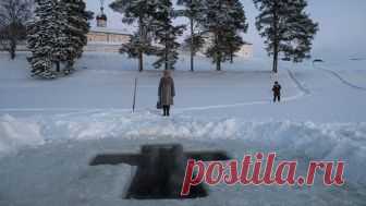 Бог не любит контрольных закупок: какая вода на Крещение святая - Mail.ru Новости