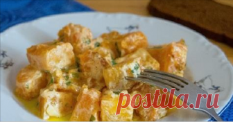 Тыква в сметанном соусе: вы пожалеете, что не готовили это раньше! Готовится такой гарнир быстро, а получается пикантным, ярким и безумно вкусным!