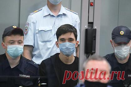 При нападении на школу Казани Галявиев скопировал поведение керченского стрелка. 19-летний Ильназ Галявиев подражал керченскому стрелку во время нападения на школу в Казани. Из материалов уголовного дела следует, что Галявиев стремился «подражать действиям неформальных представителей одной из деструктивных субкультур, сведения о которых он почерпнул из интернета, скопировав их поведение».