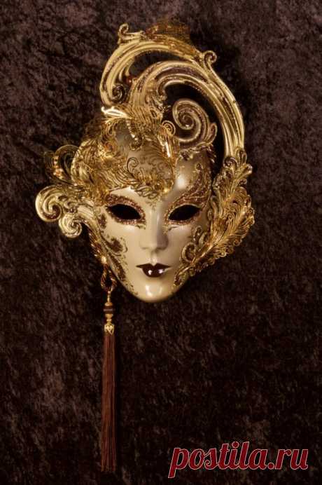 Venetian Mask Desio