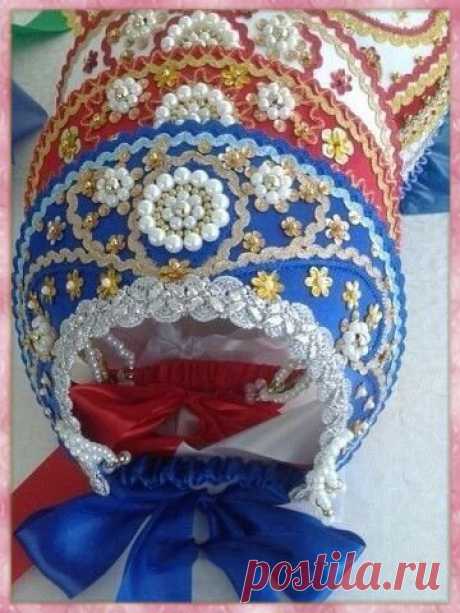 Чудесные кокошники Чудесные кокошникиПредлагаем вам смастерить своими руками восхитительные кокошники по шаблонам. Можно выбрать к любому празднику и предстать в разной роли: «Снегурочка» потом «Весна», следом «Золотая осень».