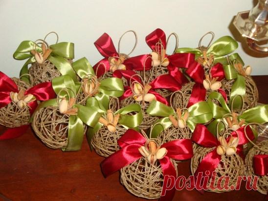 Decoraciones navideñas con esferas de hilos o lana - Dale Detalles