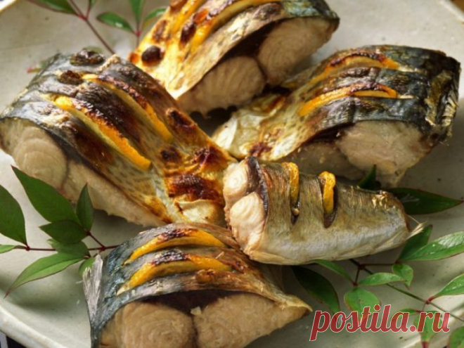 Невероятно вкусная скумбрия в апельсиново-йогуртовой заправке, запеченная в фольге 


Быстрый ужин!









Ингредиенты:
Скумбрия — 1 штЙогурт натуральный — 3 ст.лАпельсин — 1/2 штПерец черный молотый — 1 ст.лЧеснок — 2 зубчикаСоль по вкусуКресс-салат для подачи
Приготовление:
 
Ск…