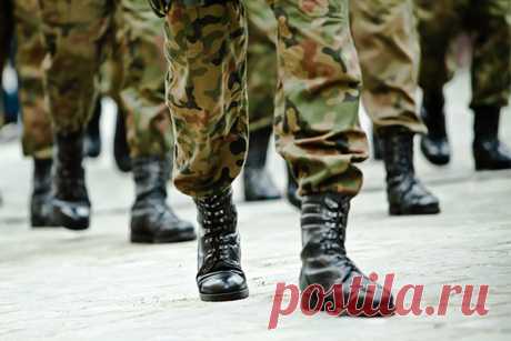 Срочная служба в армии может быть засчитана в трудовой стаж для досрочного выхода на пенсию. Проект соответствующего закона внесла на рассмотрение в Государственную думу 12 августа. Подробности об инициативе и возможных сроках реализации в статье.